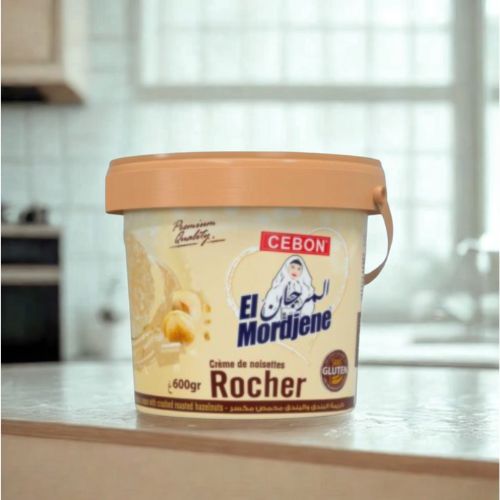 Pot de pâte à tartiner Rocher & Bueno El mordjene, version 600g, dans une cuisine
